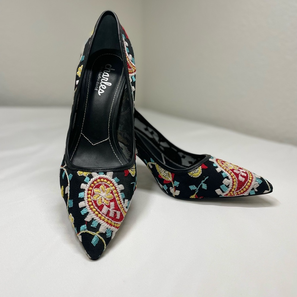 Charles by Charles David Embroidered Pointed-Toe Pumps 
Size 9.5